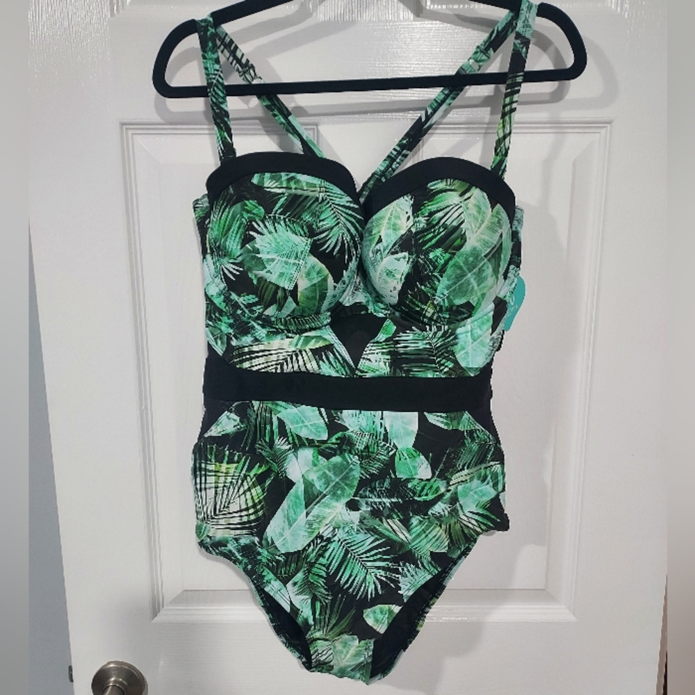 NWOT Torrid 1 Piece Green Palm Print Cutout Swimsuit in Size 2